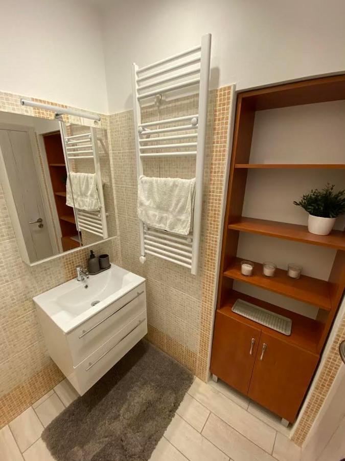 Chill Apartman Mişcolţ Exterior foto