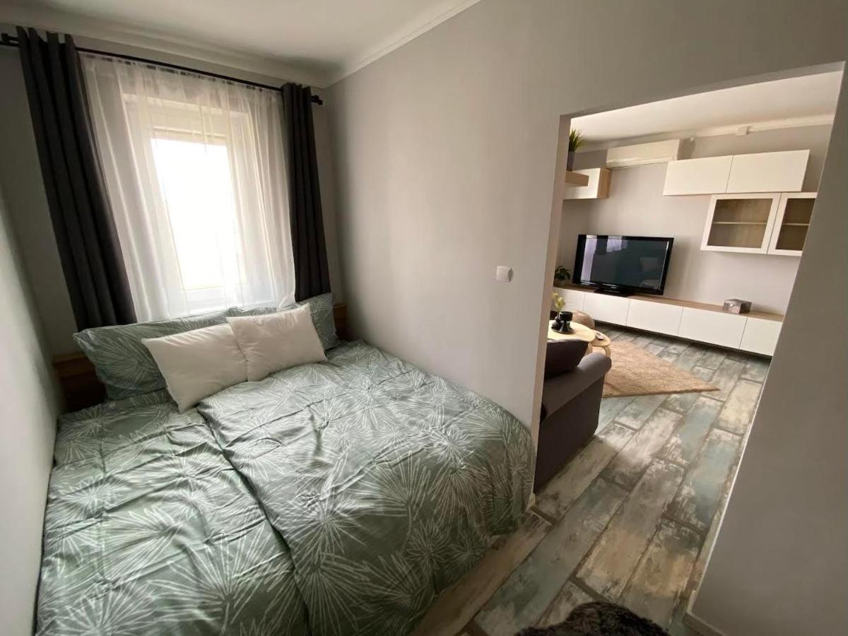 Chill Apartman Mişcolţ Exterior foto