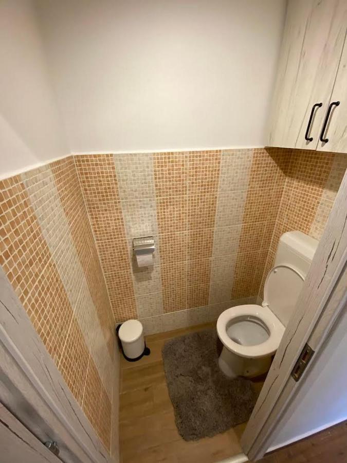 Chill Apartman Mişcolţ Exterior foto