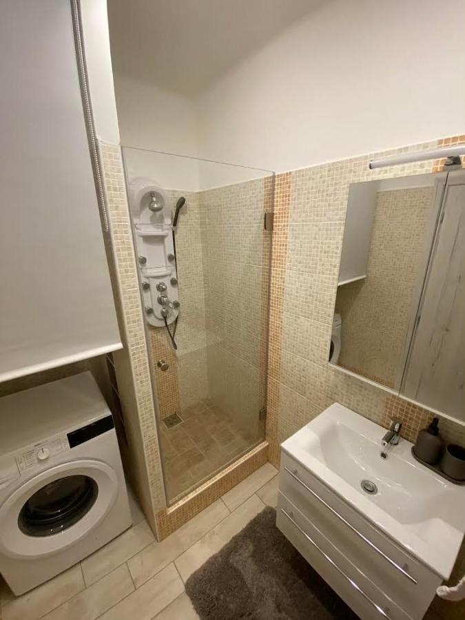 Chill Apartman Mişcolţ Exterior foto